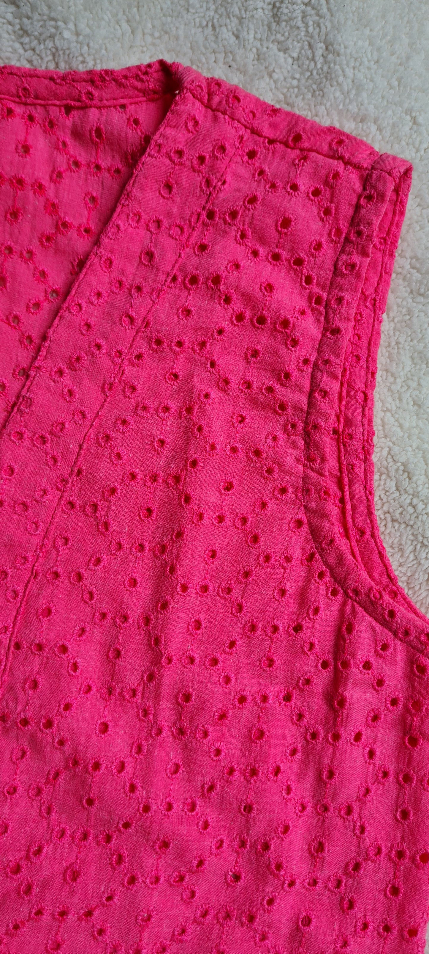 Radiant Charm: Neon Pink Hakoba Overcoat, the Versatile Wardrobe Essential