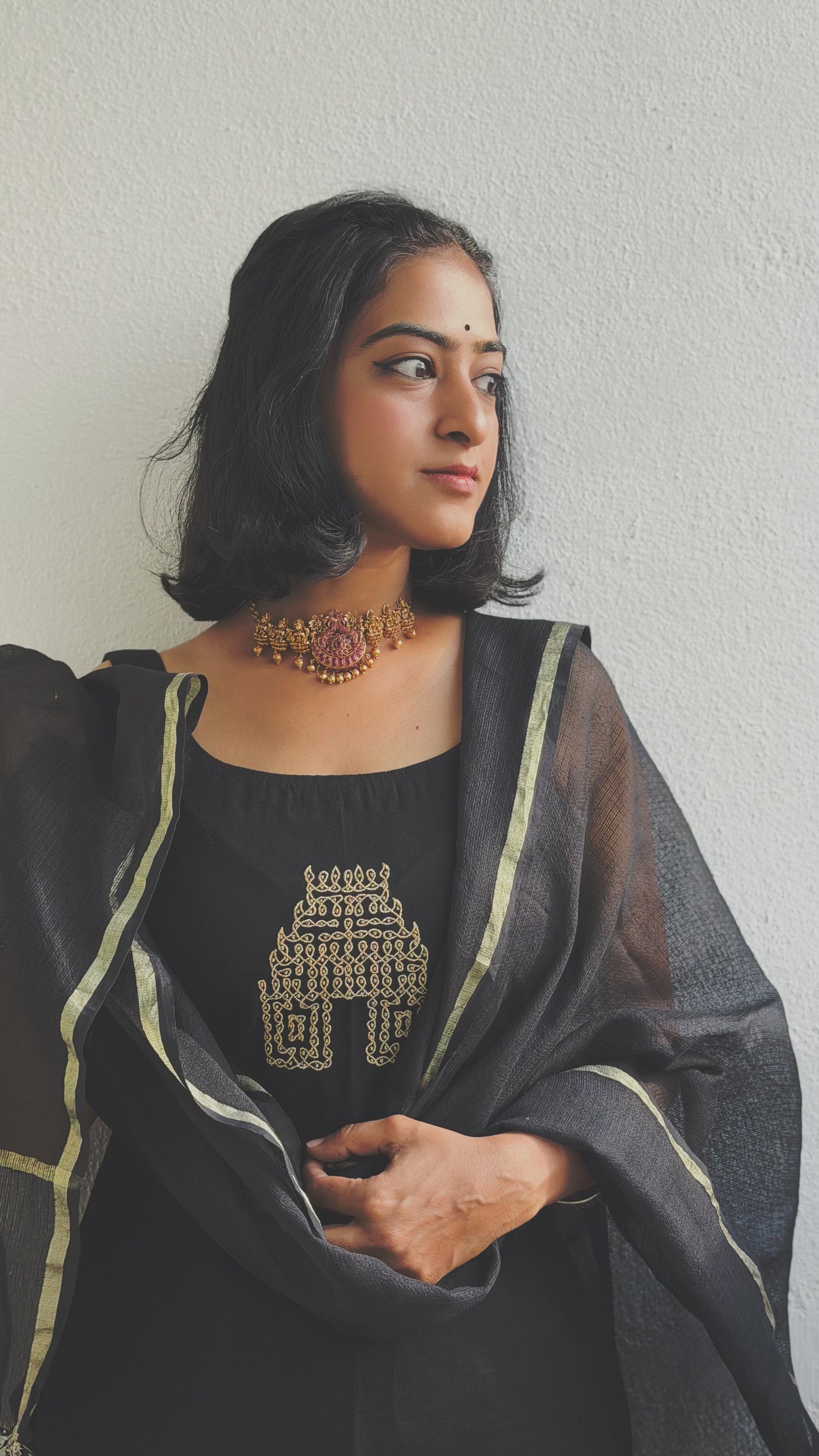 Kovil Vaasal Kurti And Kota Dupatta