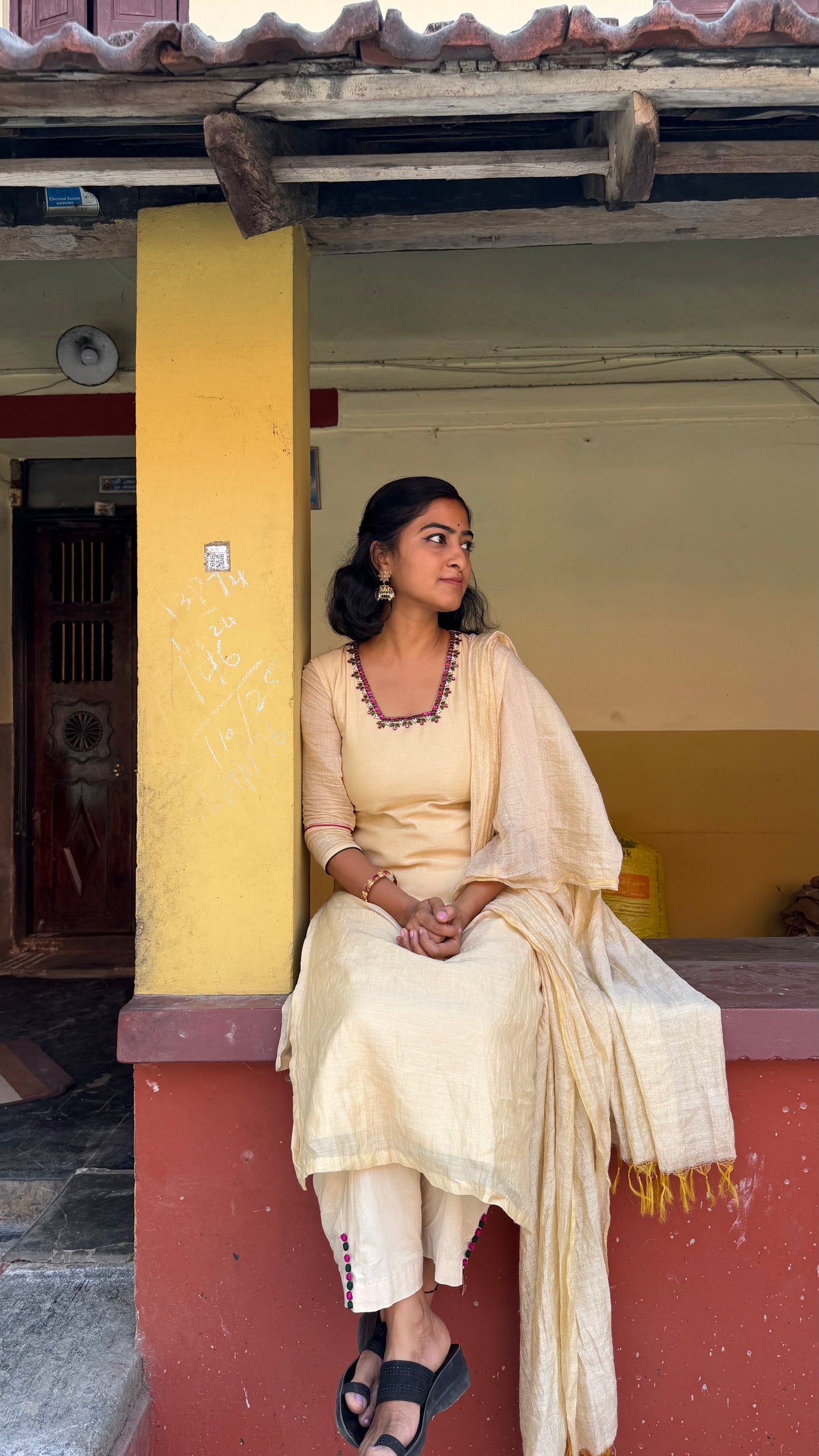 Ivory Jadua Kurta Set