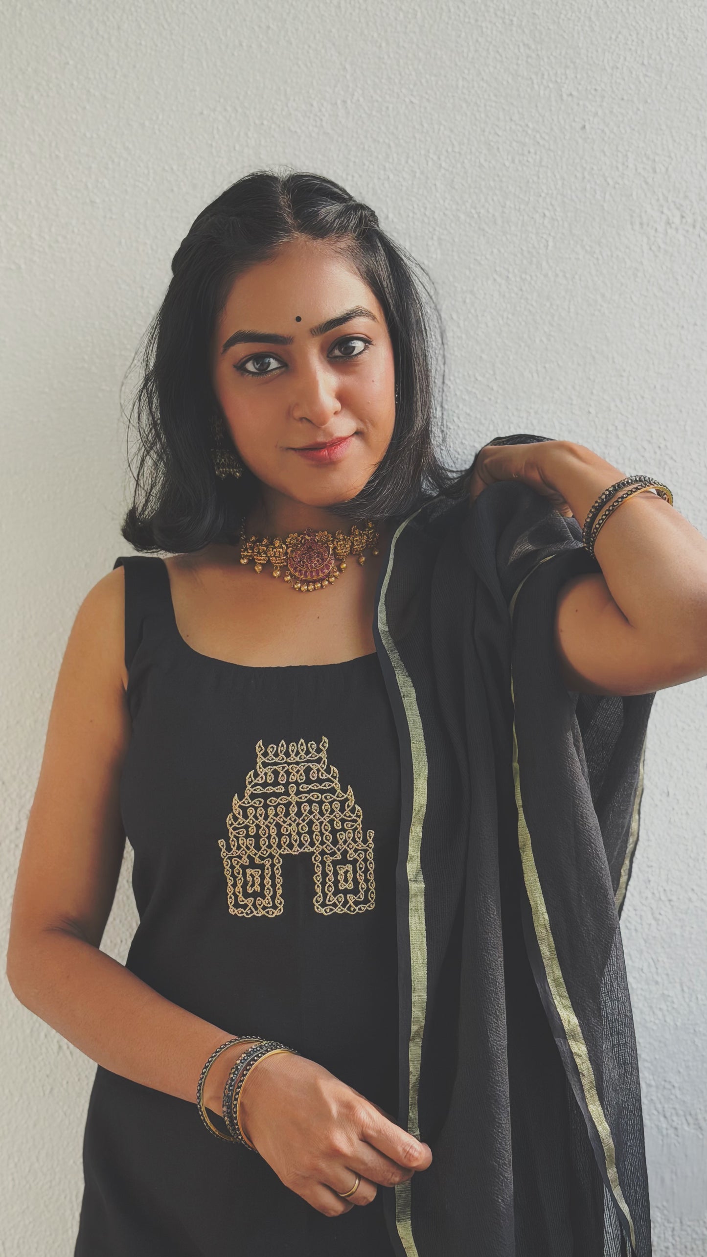 Kovil Vaasal Kurti And Kota Dupatta