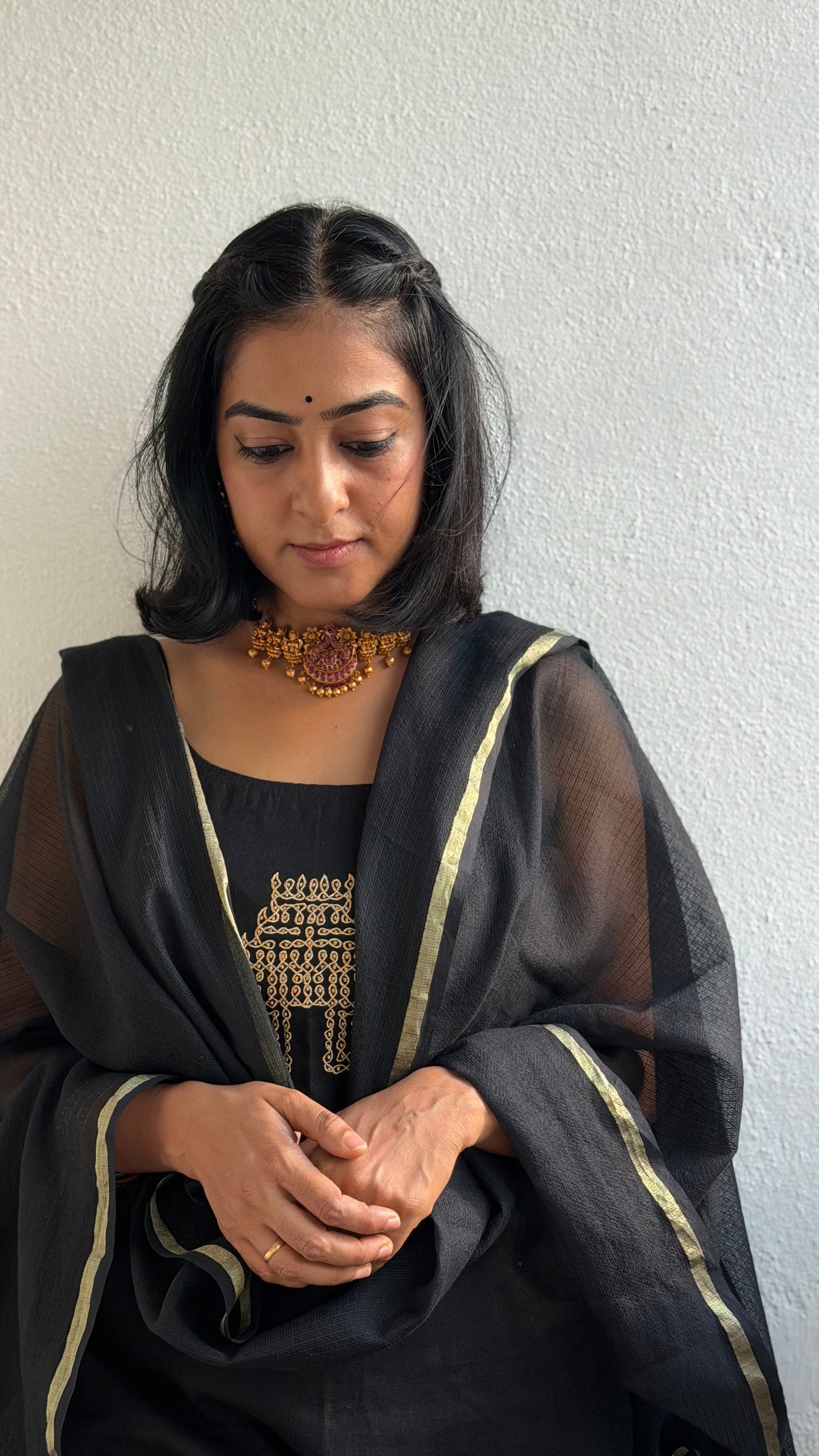 Kovil Vaasal Kurti And Kota Dupatta