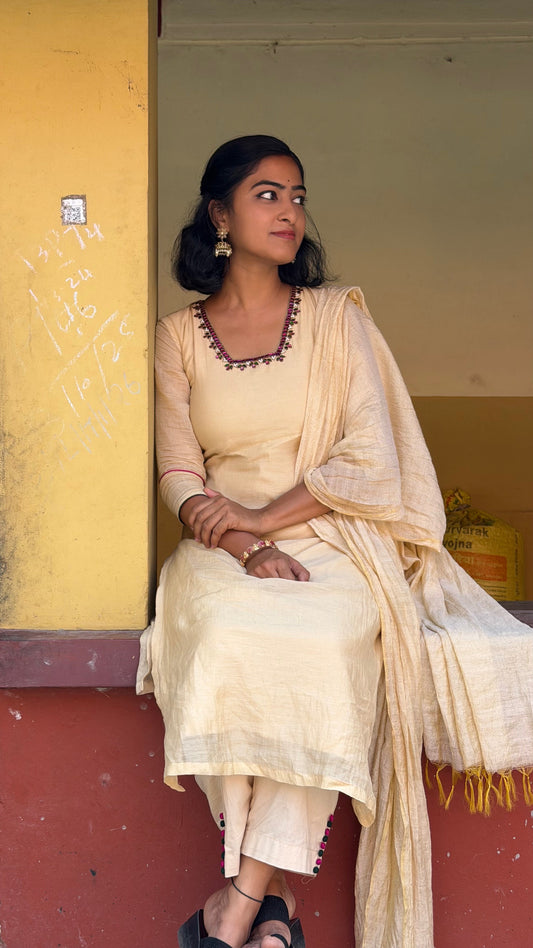 Ivory Jadua Kurta Set