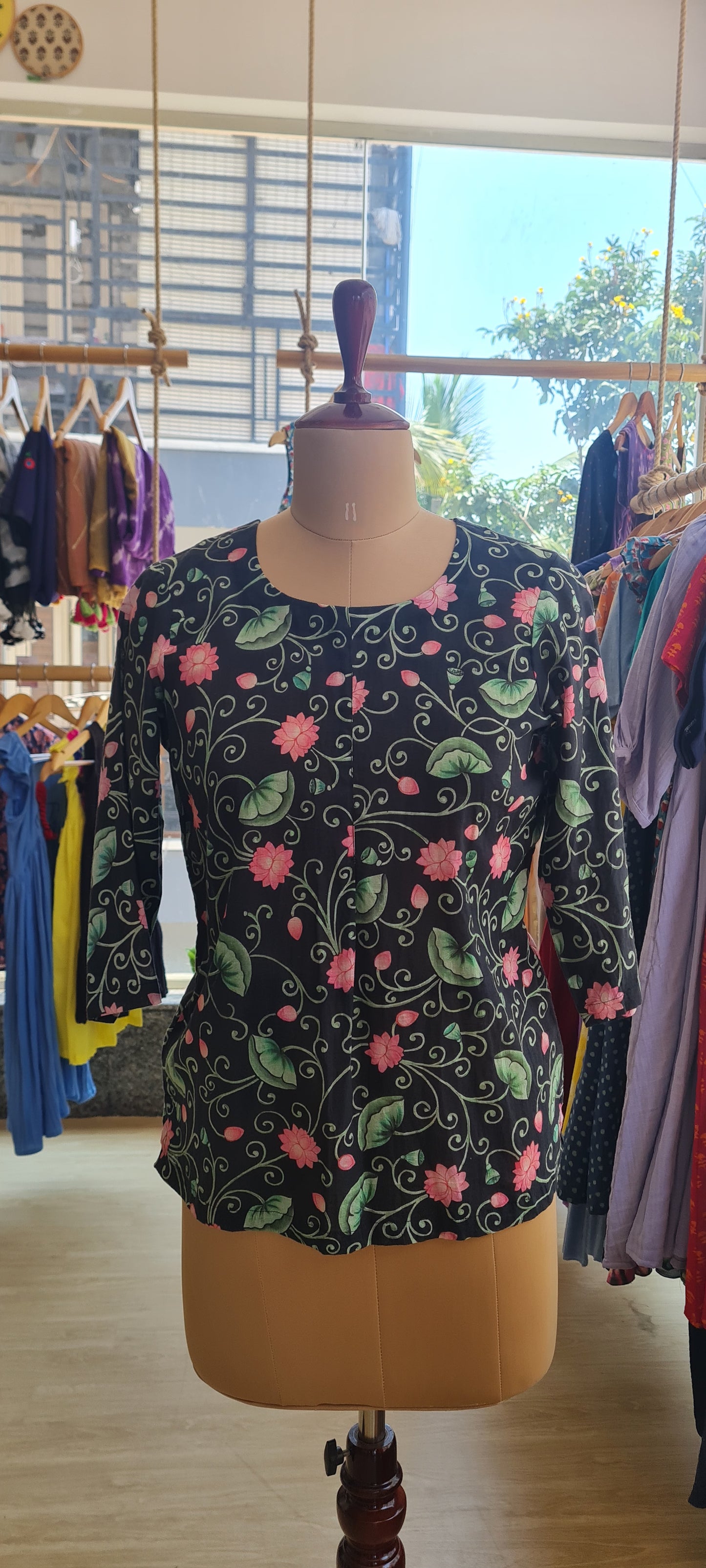 Pichwai Short Top